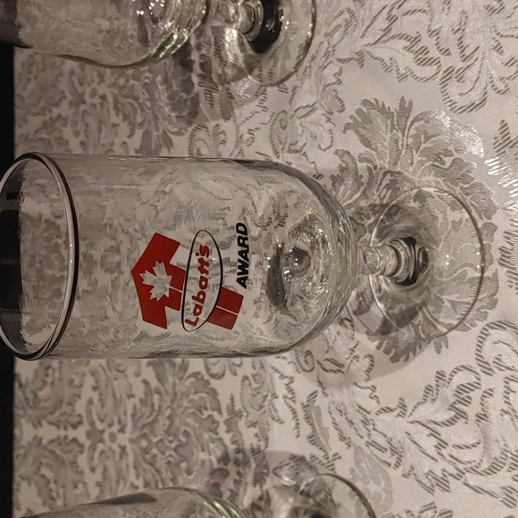 3/$50 4 Labatt's Award Stemmed Beer Glasses - Picture 2 of 3